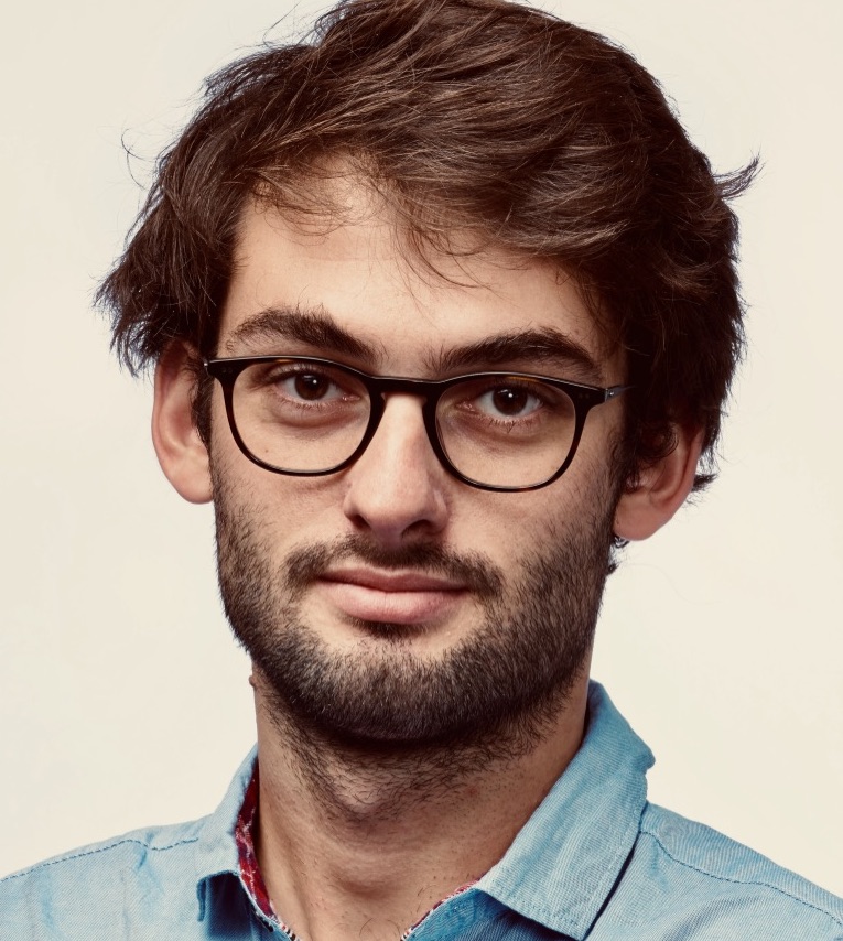ù Maurin